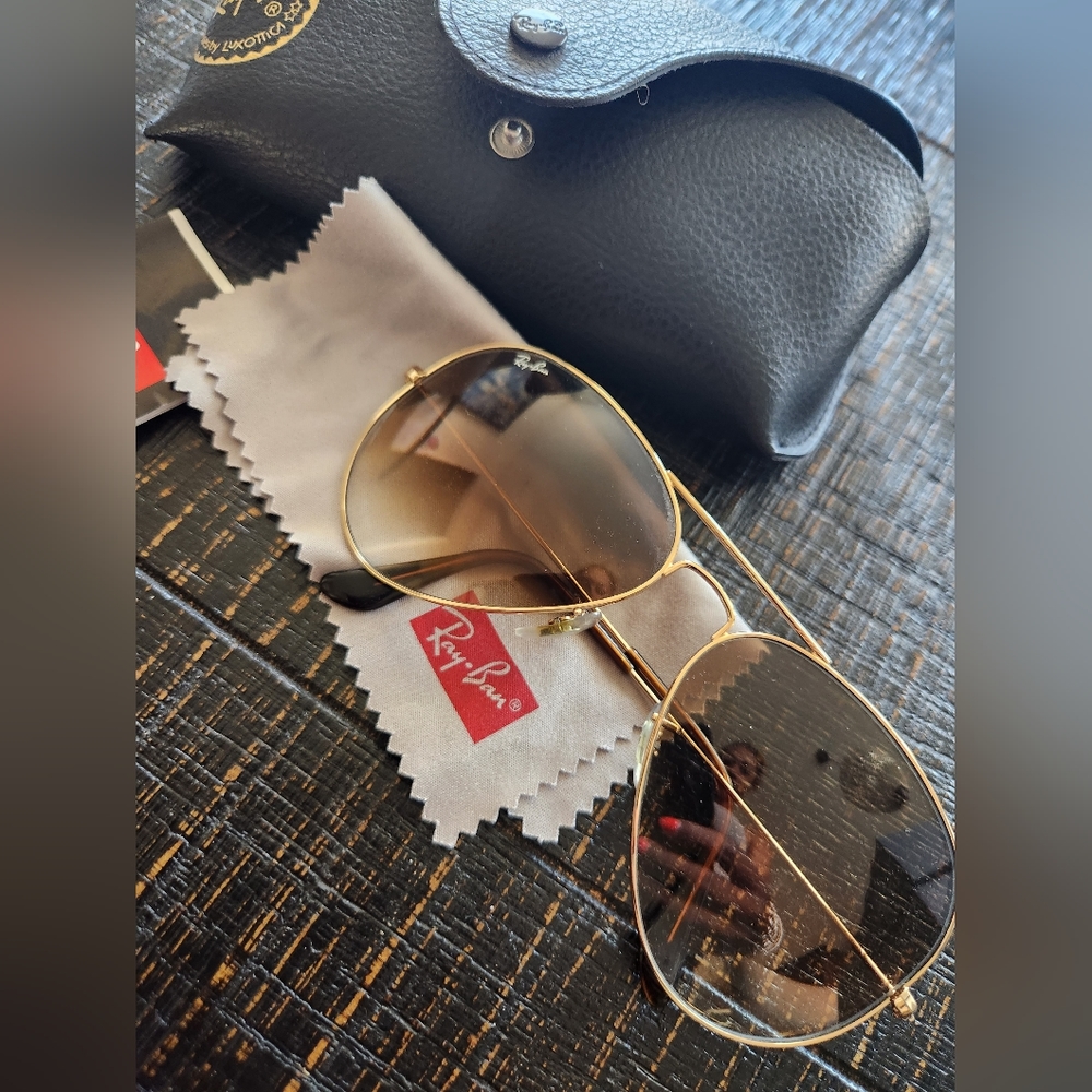 Classic Ray- Ban Aviator glasses